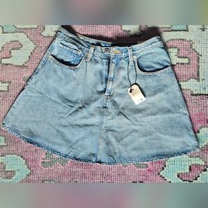 NWT Levis Denim A-Line Flounce Skirt Sz 30
